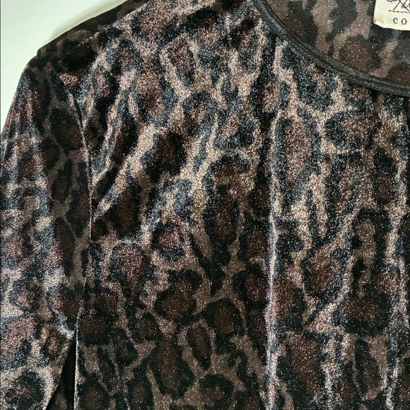 Kathie Lee Collection Vintage Velour Brown Leopard Top - Picture 3 of 7